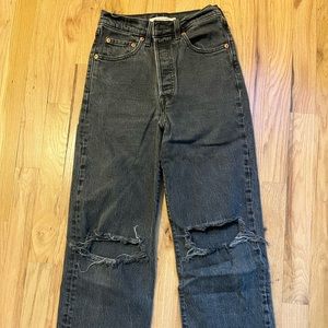 black levi straight leg jeans!
